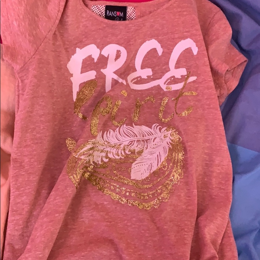 Girls graphic tee size 10-12 kids
